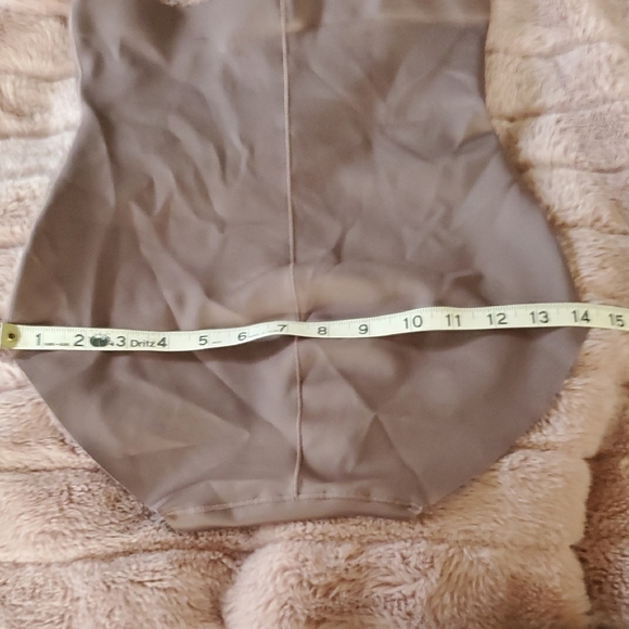 High-Waisted Shapewear Briefs in Taupe - Picture 5 of 5
